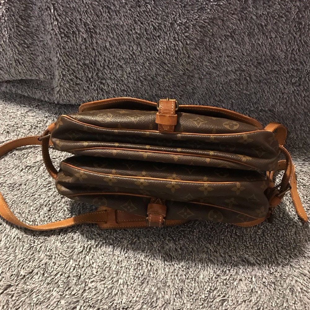 Louis Vuitton Saumur 30 - Picture 2 of 8
